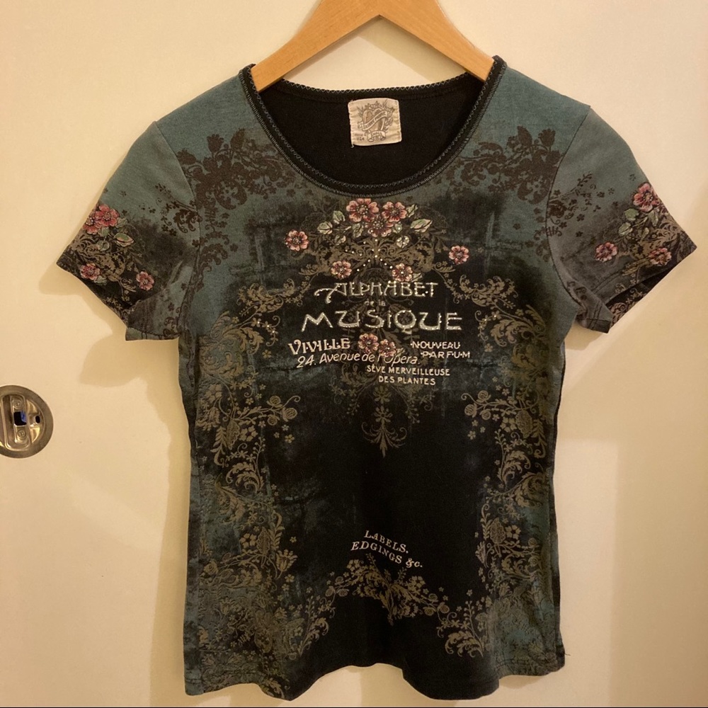 SOLD Skinny Minnie Vintage Inspired Tee 👣